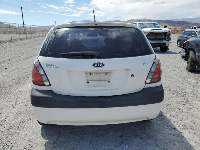 KNADE163566078318 - 2006 KIA RIO 5 WHITE photo 6