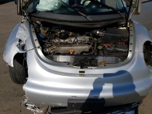 3VWDD21C6YM419440 - 2000 VOLKSWAGEN NEW BEETLE GLX 银色 照片 11