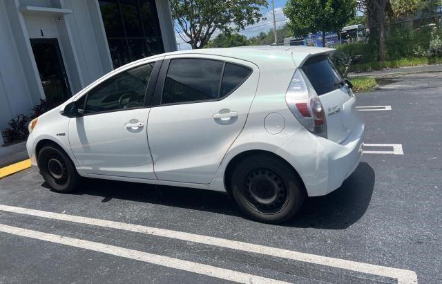 JTDKDTB32E1570315 - 2014 TOYOTA PRIUS C WHITE photo 3