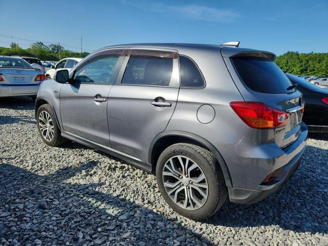 JA4AP3AU3JZ025985 - 2018 MITSUBISHI OUTLANDER ES Srebrny zdjęcie 2