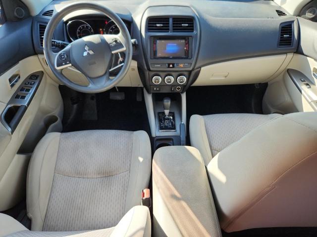 JA4AP3AU3JZ025985 - 2018 MITSUBISHI OUTLANDER ES Srebrny zdjęcie 8