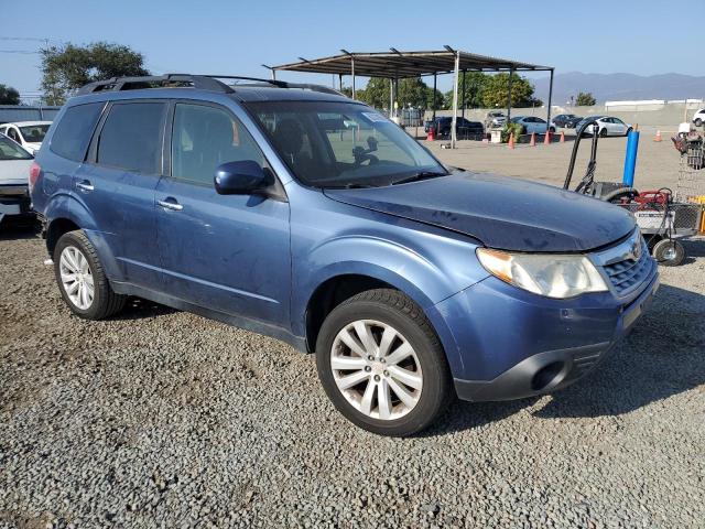 JF2SHADC5CH413325 - 2012 SUBARU FORESTER 2.5X PREMIUM BLUE photo 4