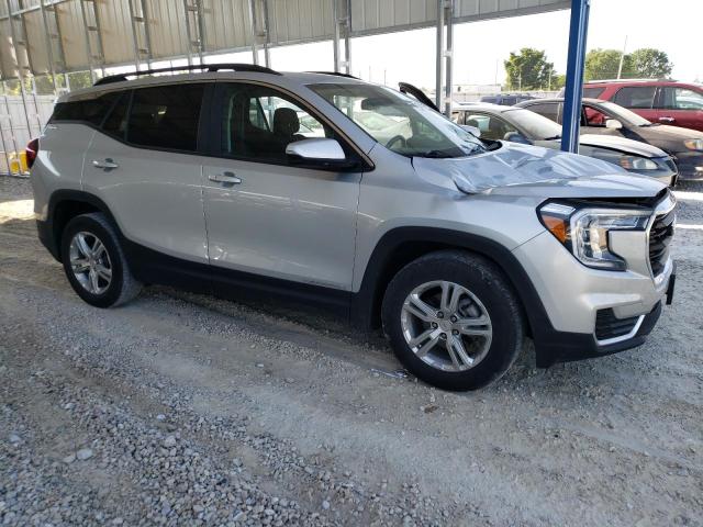 3GKALMEV6NL120195 - 2022 GMC TERRAIN SLE 银色 照片 4