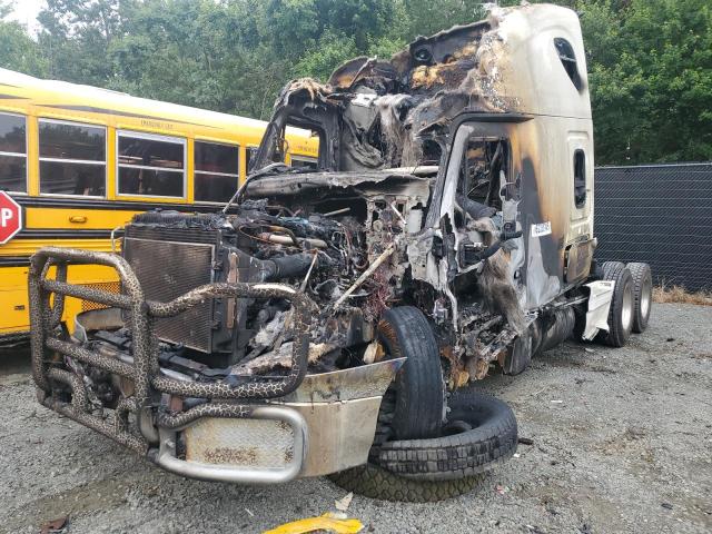 1FUJGLD59FLGG5923 - 2015 FREIGHTLINER CASCADIA 125 BURN photo 2