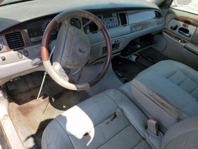 1LNHM82W51Y656345 - 2001 LINCOLN TOWN CAR SIGNATURE WHITE photo 8