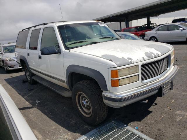 3GKGK26J2XG531974 - 1999 GMC SUBURBAN K2500 WHITE photo 4