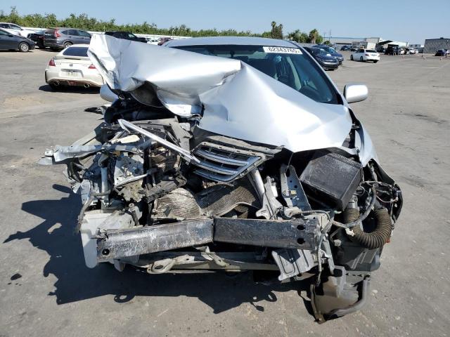 2T1BU4EE7DC108037 - 2013 TOYOTA COROLLA BASE Silber Foto 5