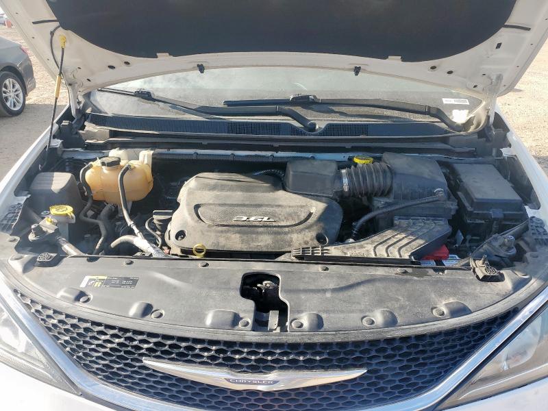 2C4RC1BG1JR211259 - 2018 CHRYSLER PACIFICA TOURING L WHITE photo 12