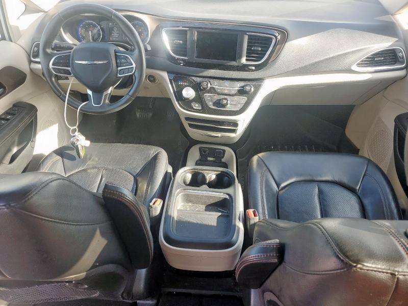 2C4RC1BG1JR211259 - 2018 CHRYSLER PACIFICA TOURING L WHITE photo 8