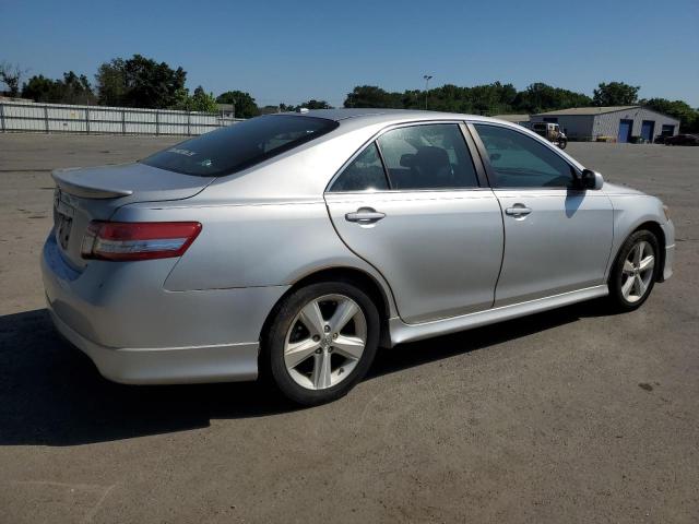 4T1BF3EK1BU121615 - 2011 TOYOTA CAMRY BASE Gümüş fotoğraf 3