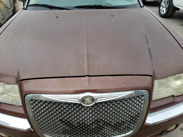 2C3JA63H65H587978 - 2005 CHRYSLER 300C BROWN photo 7