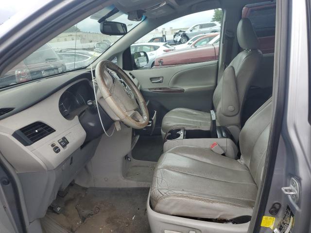 5TDYK3DC1CS273369 - 2012 TOYOTA SIENNA XLE SILVER photo 7