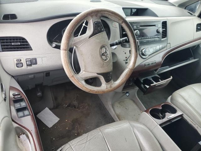 5TDYK3DC1CS273369 - 2012 TOYOTA SIENNA XLE SILVER photo 8