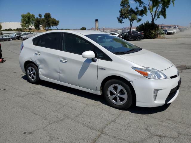 JTDKN3DU2F1998857 - 2015 TOYOTA PRIUS თეთრი ფოტო 4