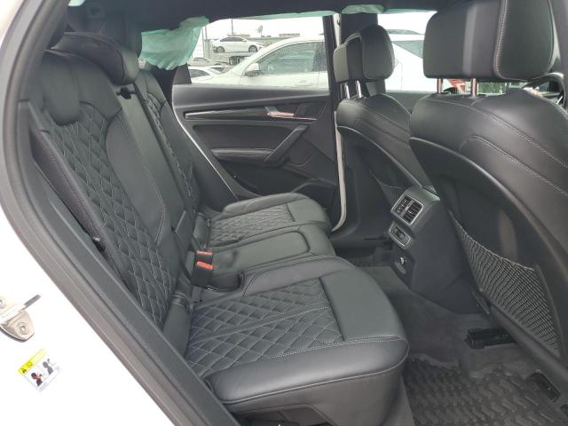 WA1C4AFY5J2145233 - 2018 AUDI SQ5 PRESTIGE WHITE photo 10