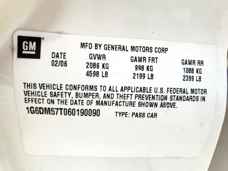 1G6DM57T060190090 - 2006 CADILLAC CTS WHITE photo 12