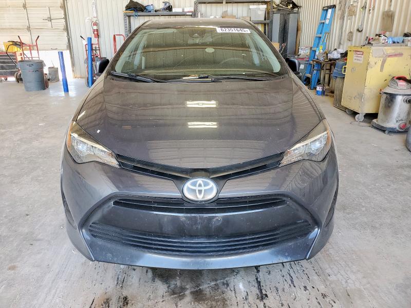 5YFBURHE6KP892765 - 2019 TOYOTA COROLLA L GRAY photo 5