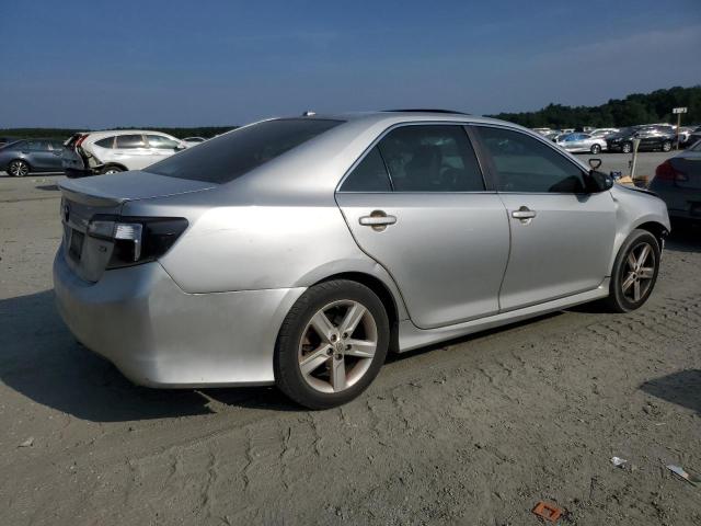 4T1BF1FK7CU168832 - 2012 TOYOTA CAMRY BASE Srebrny zdjęcie 3