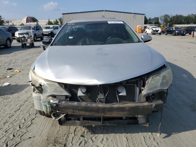 4T1BF1FK7CU168832 - 2012 TOYOTA CAMRY BASE Srebrny zdjęcie 5