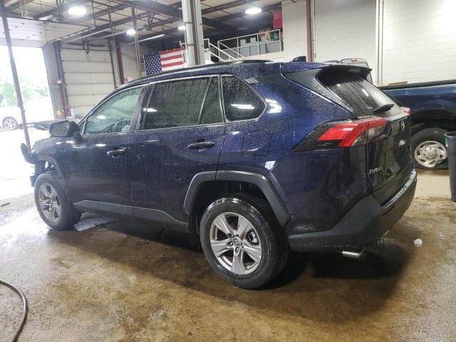 2T3P1RFV9NW259818 - 2022 TOYOTA RAV4 XLE BLUE photo 2