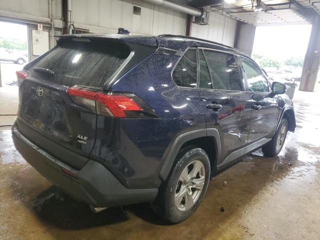 2T3P1RFV9NW259818 - 2022 TOYOTA RAV4 XLE BLUE photo 3