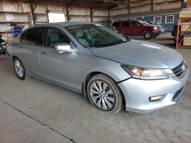 1HGCR3F82FA022572 - 2015 HONDA ACCORD EXL SILVER photo 4