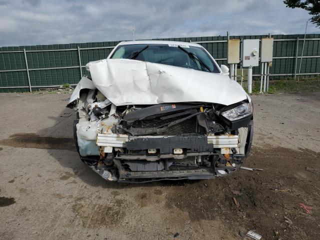 3FA6P0H79FR208979 - 2015 FORD FUSION SE WHITE photo 5