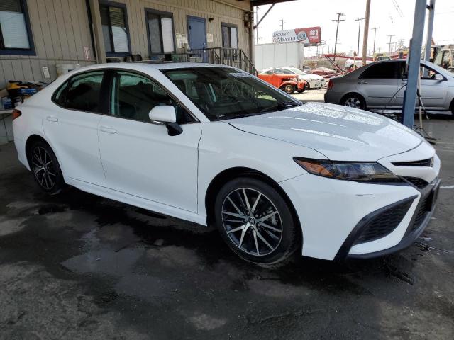 4T1G11AK0RU237784 - 2024 TOYOTA CAMRY SE NIGHT SHADE WHITE photo 4