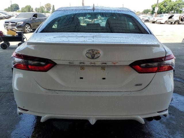 4T1G11AK0RU237784 - 2024 TOYOTA CAMRY SE NIGHT SHADE WHITE photo 6