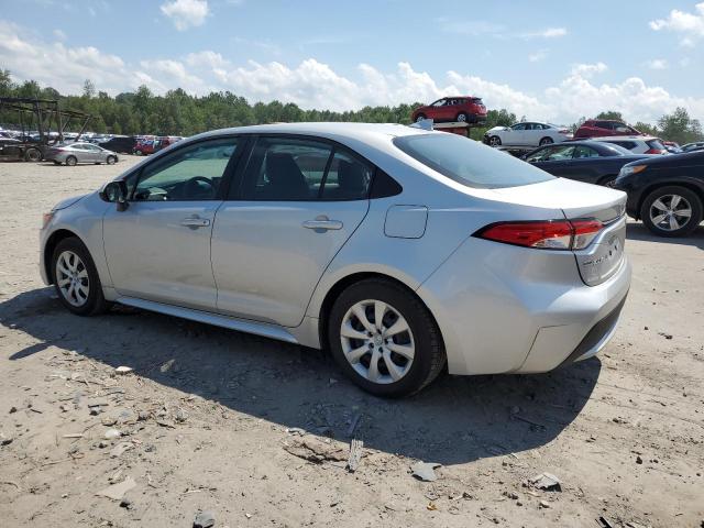 5YFEPMAE0MP154674 - 2021 TOYOTA COROLLA LE SILVER photo 2