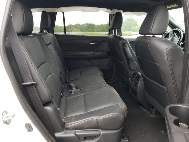 5FNYF8H50KB028708 - 2019 HONDA PASSPORT EXL WHITE photo 11