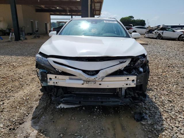 4T1G11AK0RU858748 - 2024 TOYOTA CAMRY SE NIGHT SHADE WHITE photo 5