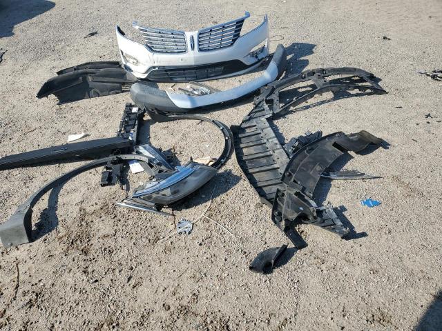 5LMCJ1A98FUJ14349 - 2015 LINCOLN MKC 白色 照片 13