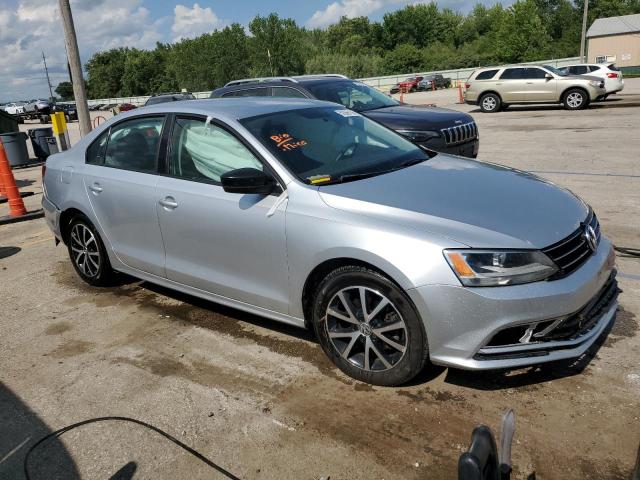 3VWD67AJ3GM253382 - 2016 VOLKSWAGEN JETTA SE 银色 照片 4