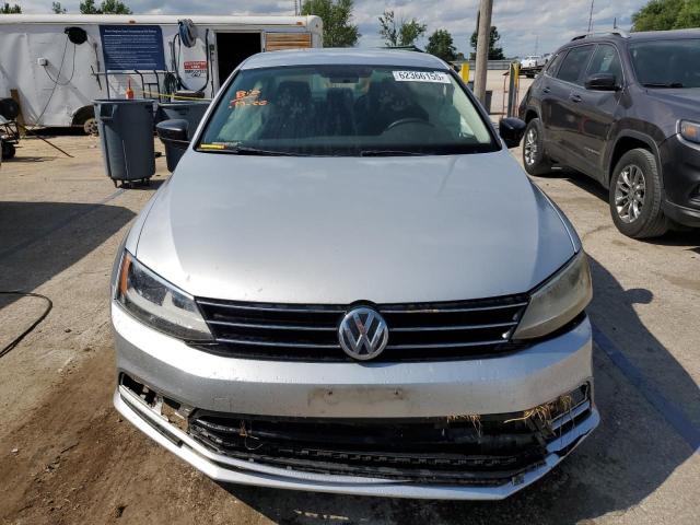 3VWD67AJ3GM253382 - 2016 VOLKSWAGEN JETTA SE 银色 照片 5