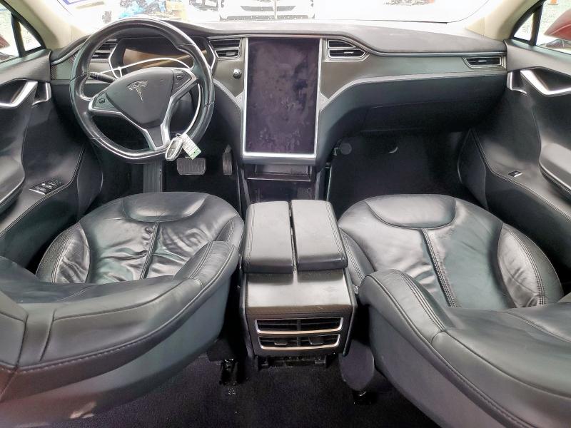 5YJSA1H11EFP43669 - 2014 TESLA MODEL S RED photo 8