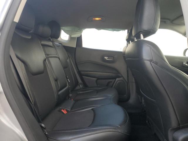 3C4NJDBB0KT689598 - 2019 JEEP COMPASS LATITUDE SILVER photo 10