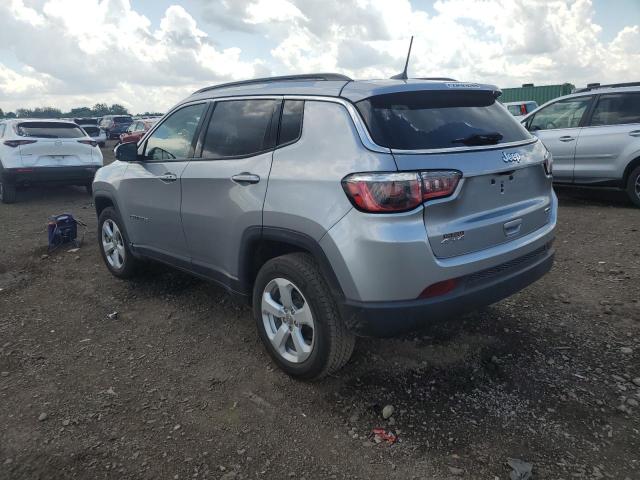 3C4NJDBB0KT689598 - 2019 JEEP COMPASS LATITUDE SILVER photo 2