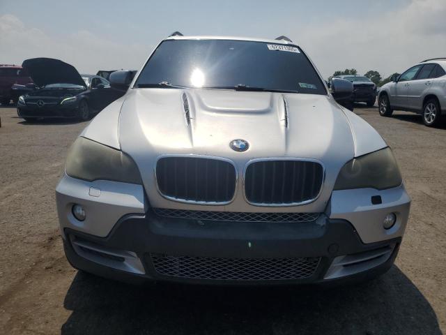 5UXFE8C55AL310404 - 2010 BMW X5 XDRIVE48I Srebrny zdjęcie 5