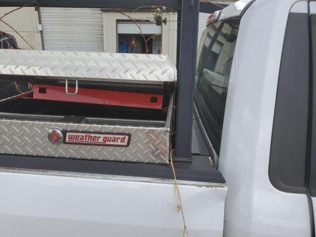 1FTNF1CGXJKC04054 - 2018 FORD F150 WHITE photo 10