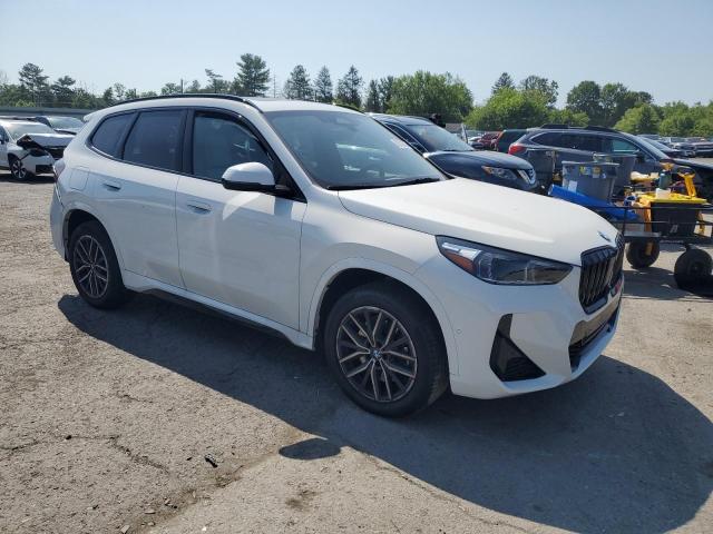 WBX73EF09P5W04317 - 2023 BMW X1 XDRIVE28I WHITE photo 4
