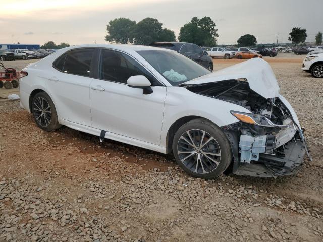 4T1G11AK2LU501207 - 2020 TOYOTA CAMRY SE WHITE photo 4