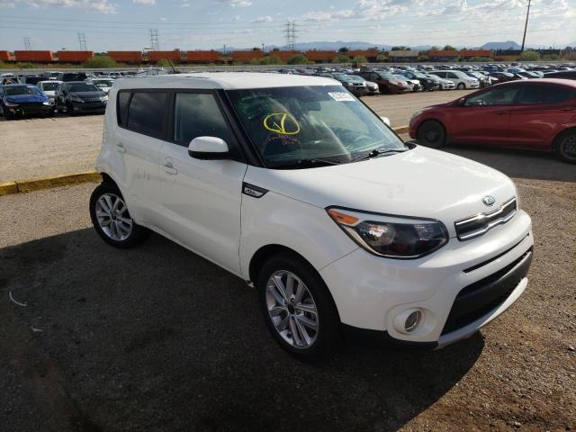 KNDJP3A50K7666751 - 2019 KIA SOUL + WHITE photo 4