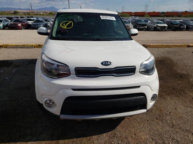 KNDJP3A50K7666751 - 2019 KIA SOUL + WHITE photo 5