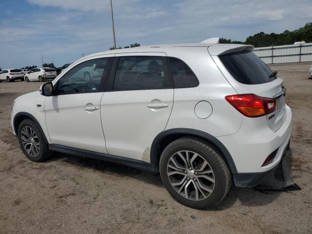 JA4AP3AU9JU024742 - 2018 MITSUBISHI OUTLANDER ES WHITE photo 2