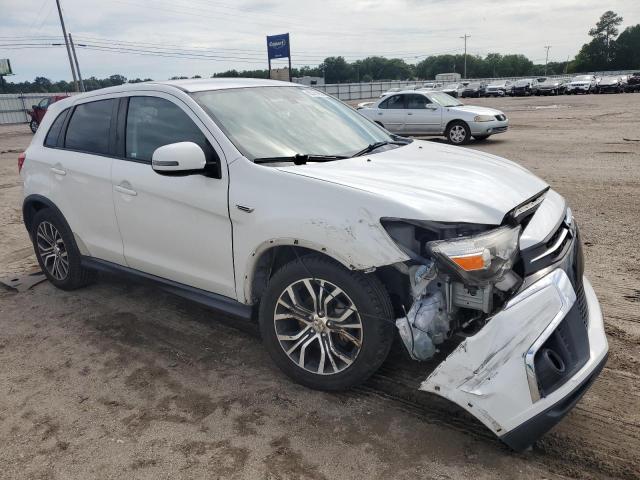 JA4AP3AU9JU024742 - 2018 MITSUBISHI OUTLANDER ES WHITE photo 4