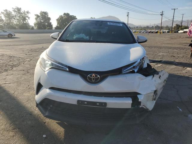 JTNKHMBX7K1031225 - 2019 TOYOTA C-HR XLE WHITE photo 5