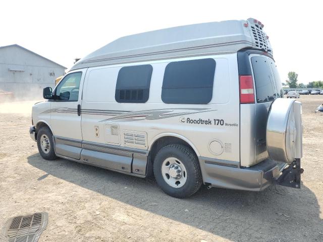 1GCWGFCA1B1175142 - 2011 CHEVROLET EXPRESS G2 SILVER photo 2