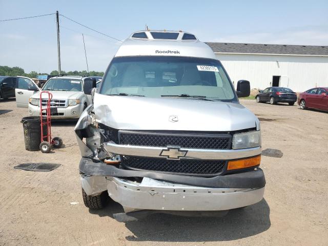 1GCWGFCA1B1175142 - 2011 CHEVROLET EXPRESS G2 SILVER photo 5