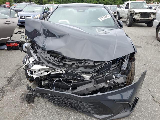 4T1DBADKXSU008174 - 2025 TOYOTA CAMRY XSE Серый фото 5